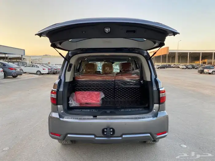 نيسان باترول تيتانيوم V8 2023 11