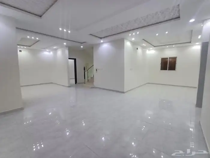 للايجار فله حي الرمال 7