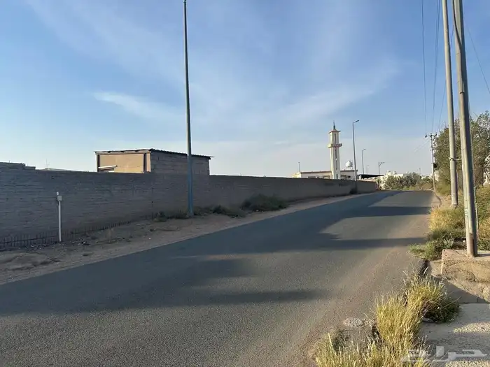 استراحة بها فلة بالسيل الصغير 8000م 0