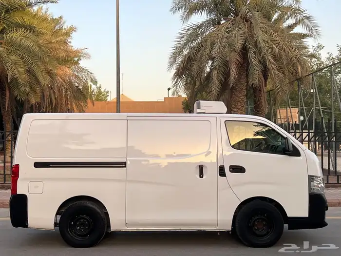 نيسان باص ثلاجة موديل 2020 قير عادي ديزل شامل الضريبة 3
