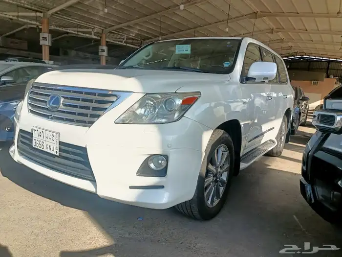 جيب لكزس 11 ماشي 230 موتر جديد في خميس مشيط السعر على الحد 11