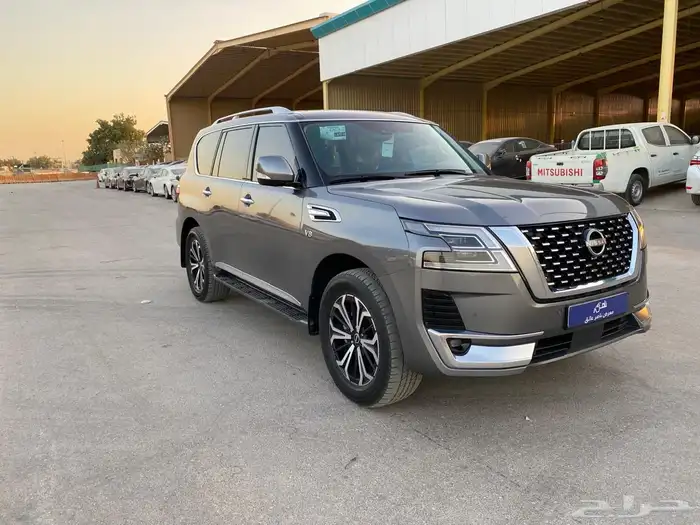 نيسان باترول تيتانيوم V8 2023 1