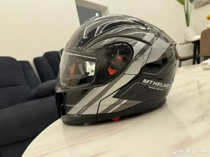 خوذة MT Helmet شبه جديده مقاسL سعر البيع 300 ريان غير قابل 1