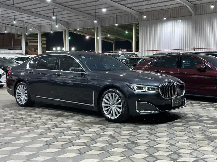 بي ام دبليو 730Li موديل 2020 الناغي 0