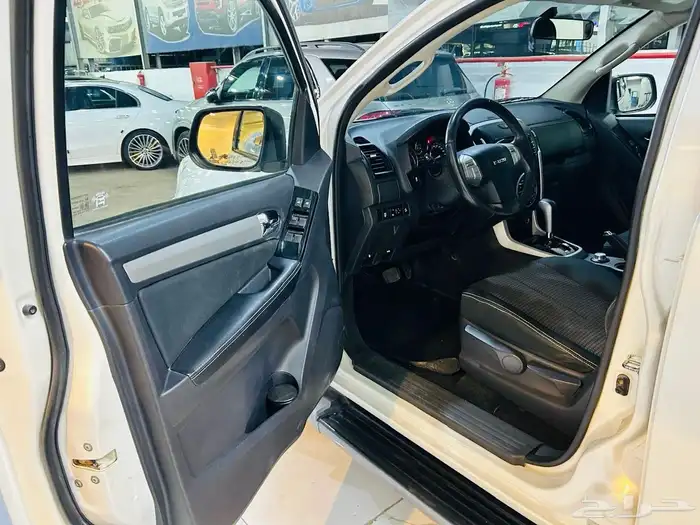 جيب ايسوزو Mux 2021 نص فل بحالة الوكالة 2