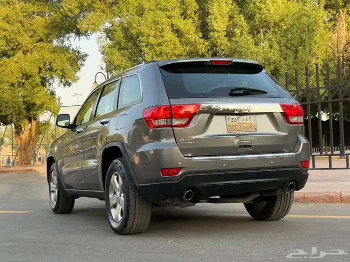 جراند شيروكي ليمتد 2013 (( بحالة ممتازة )) 23