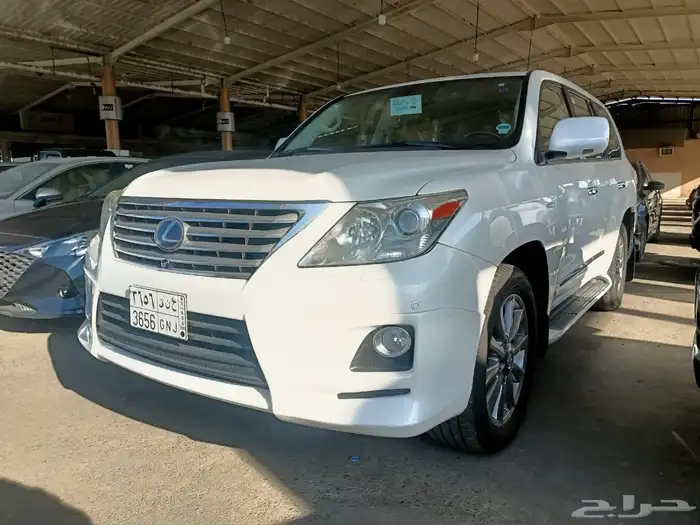 جيب لكزس 11 ماشي 230 موتر جديد في خميس مشيط السعر على الحد 8