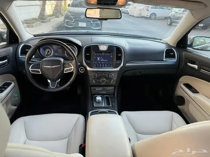كرايزلر C300 2018 17