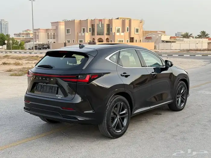 لكزس nx350 خليجي موديل 2022 موجودة بدبي 17