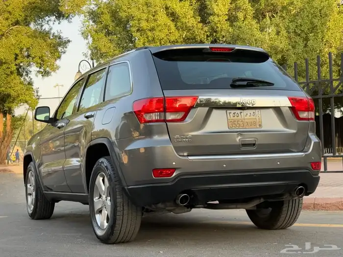 جراند شيروكي ليمتد 2013 (( بحالة ممتازة )) 5