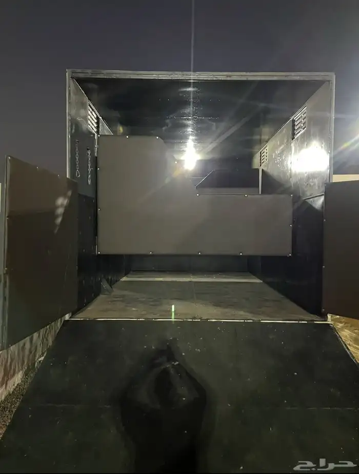 عربه نقل خيل 4 روس متواجده في جده وجاهزه لنقل 1
