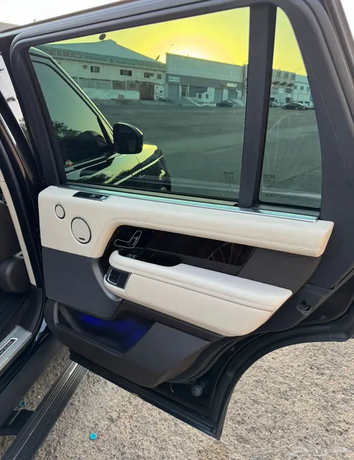 رنج روفر 2020 لارج قمة بالنظافه بسعر مناسب 29