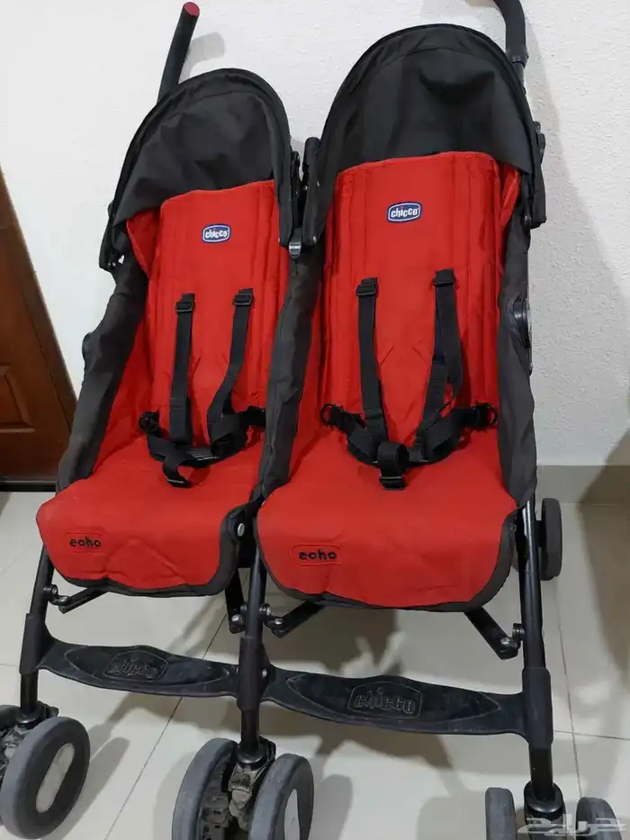 عربة أطفال تؤم 0