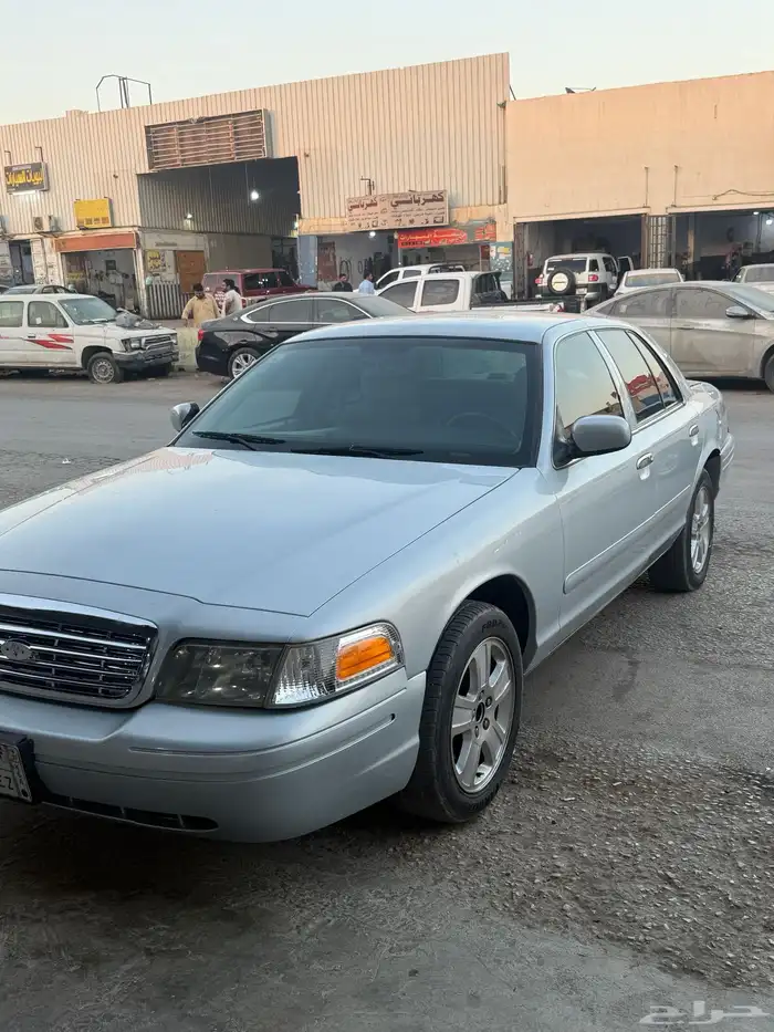 فورد كراون فكتوريا 2004 3