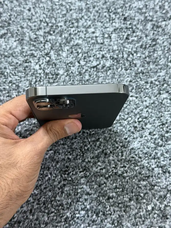 ايفون 12 برو ماكس للبيع 1