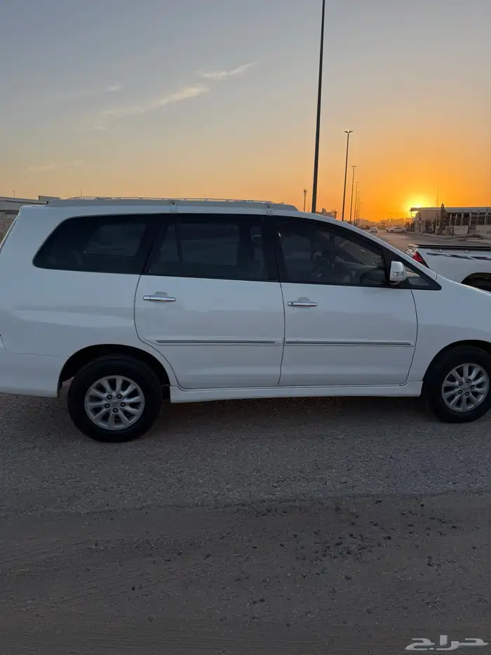 تايوتا انوفا 2015 7