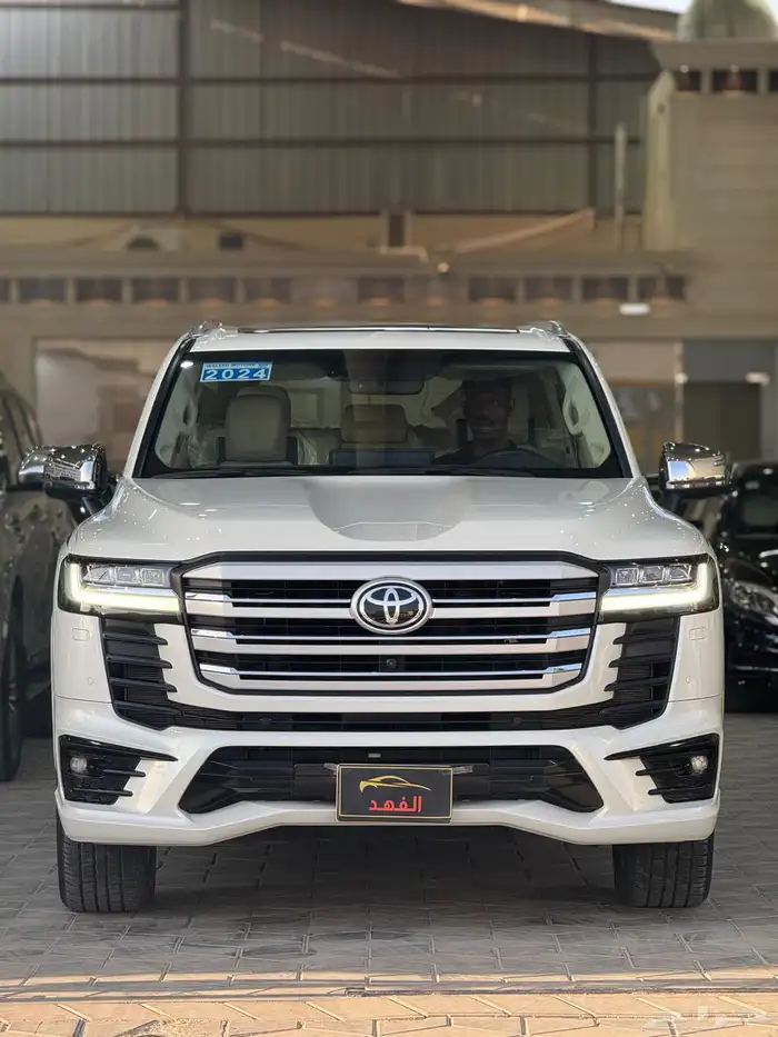 لاندكروزر - فكسار - نص فل - 2024 - بسعر 295 الف 4