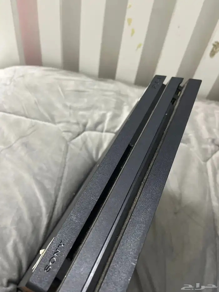 سوني 4 برو . 2