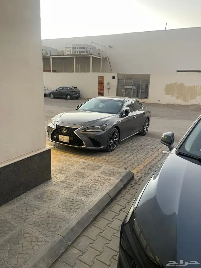 لكزس اي اس 350 أف سبورت 2020 وكاله والمستخدم بيدعي لنا 5