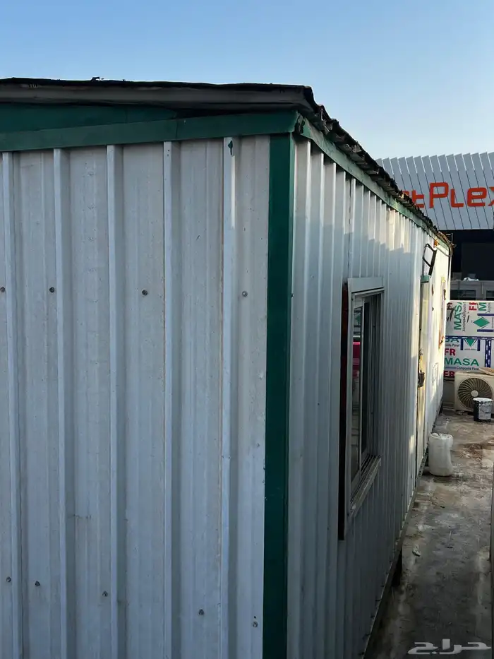 للبيع بركس غرفتين وحمام ومطبخ 9.5 ب 3.5 5