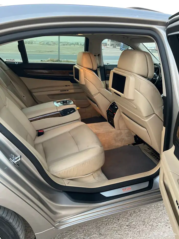 BMW 2009 فل كامل للبيع 4