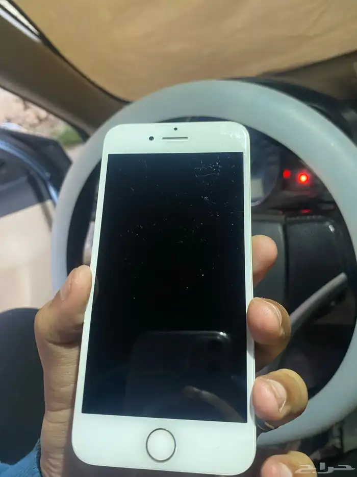 شاشة ايفون8 نظيفة بسعر رمزي 7