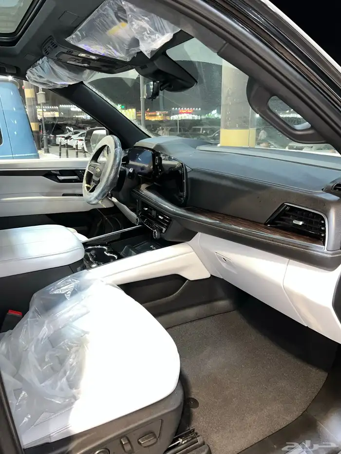 تاهو بريمير 2025 أسود داخلي ابيض 12