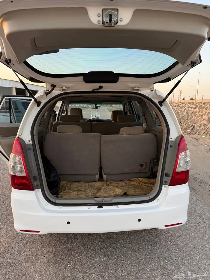 تايوتا انوفا 2015 11