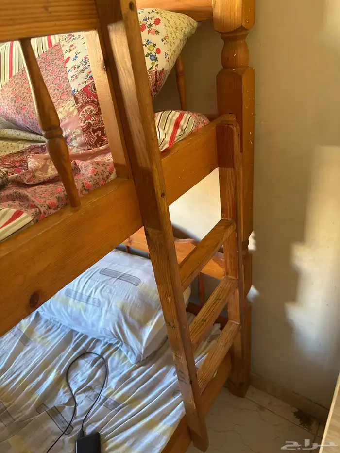 للبيع كنب سراير وطولة 6