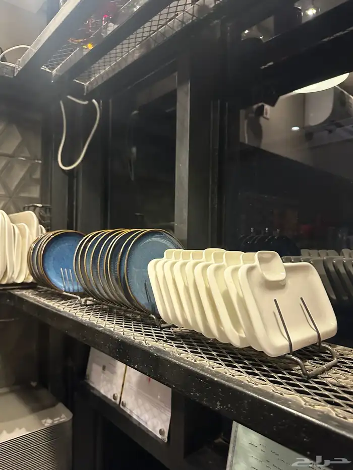 معدات مطعم ومقهى شبه جديده للبيع 11