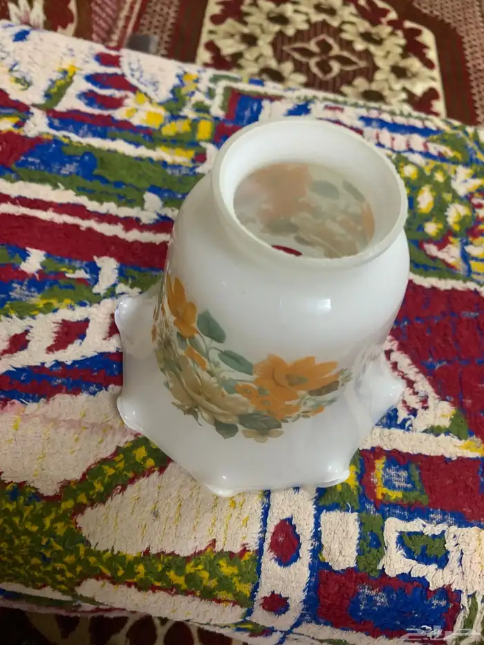 قرازة ابجوره او اتريك عليها رسمة ورد جميله انتيك 3