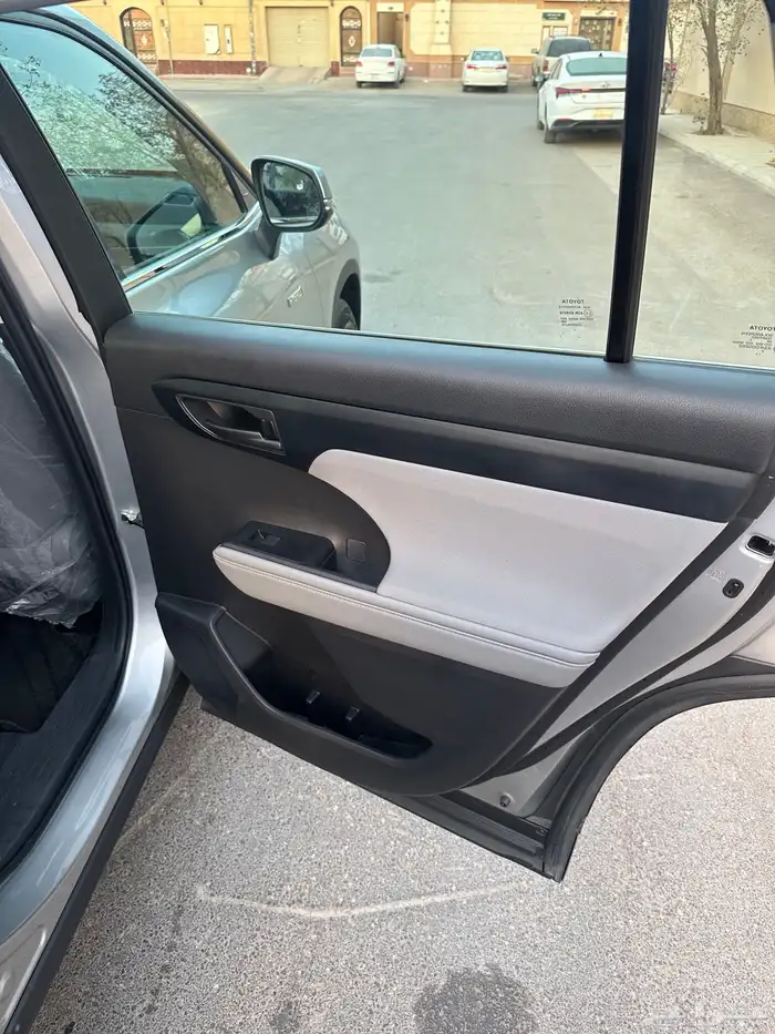 تويوتا هايلاندر 2023 سعودي ممشى قليل . 15