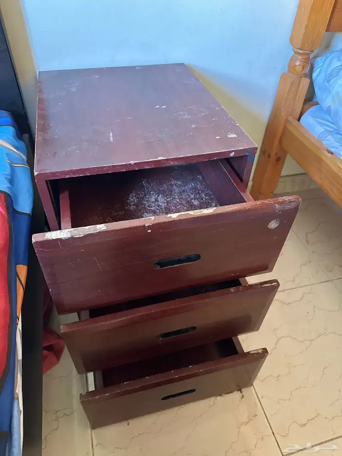 للبيع كنب سراير وطولة 3