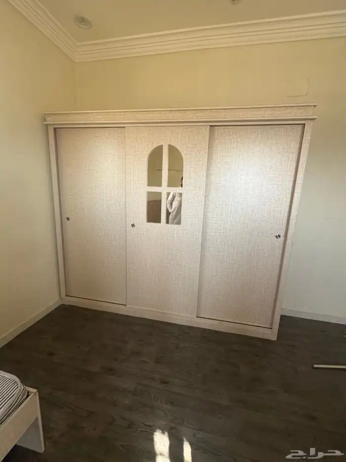 2 دولاب ملابس نظيفة 2