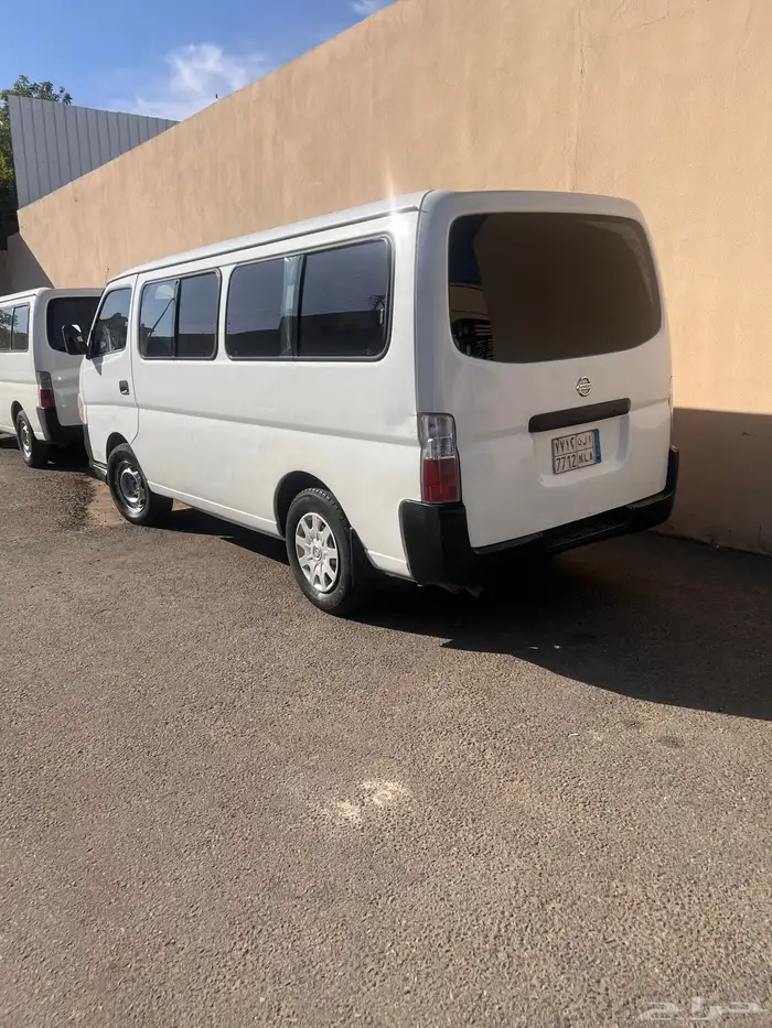 باص نقل ركاب نيسان 3