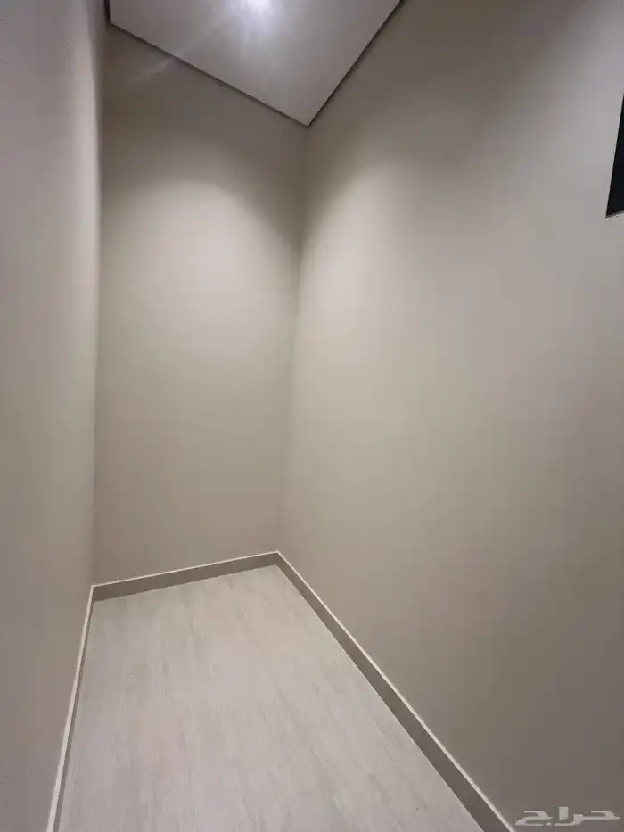 للبيع روف علوي مع ملحق موقع مميز حي شمال التضامن 22