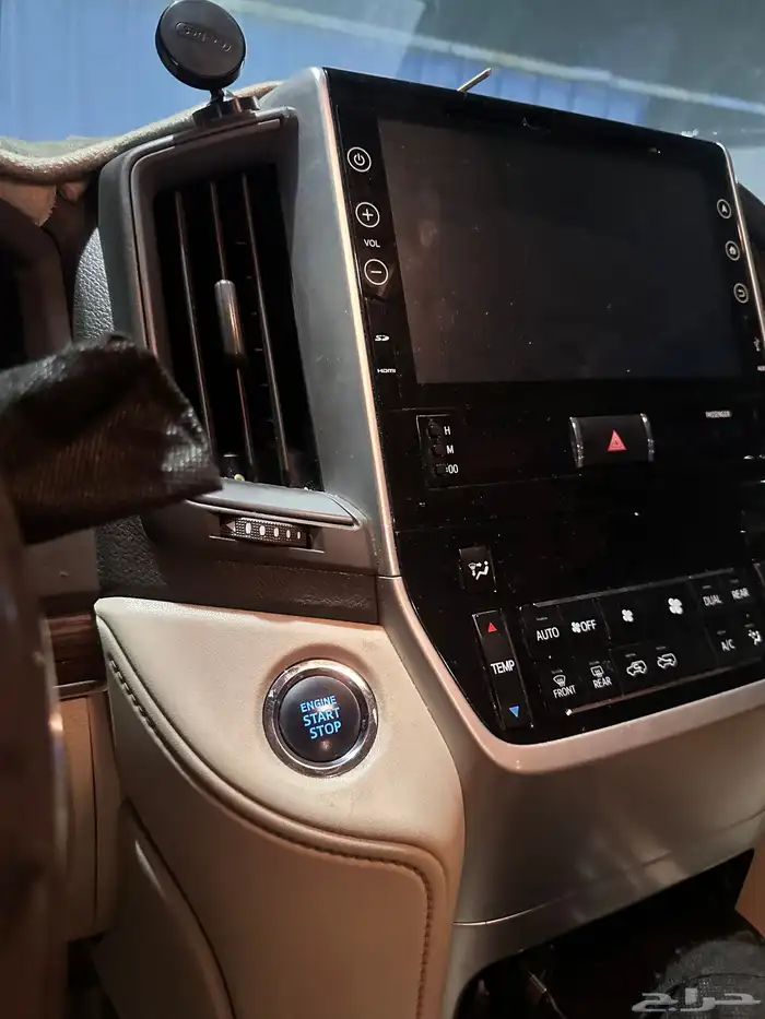 Land Cruiser GXR 2021 V6 8