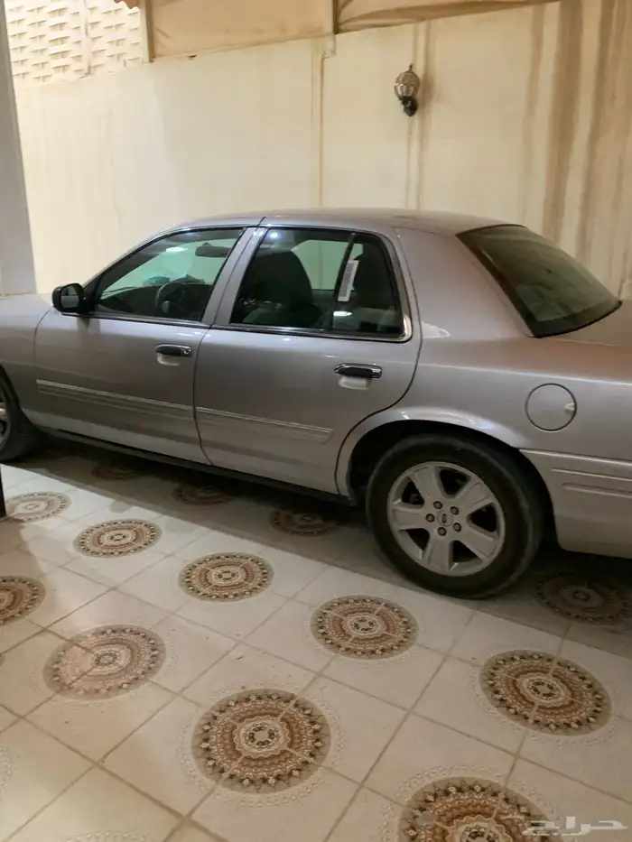 فرد فكتوريا مخزن ممشي قليل في قمه نظافه. اقبل البدل 7