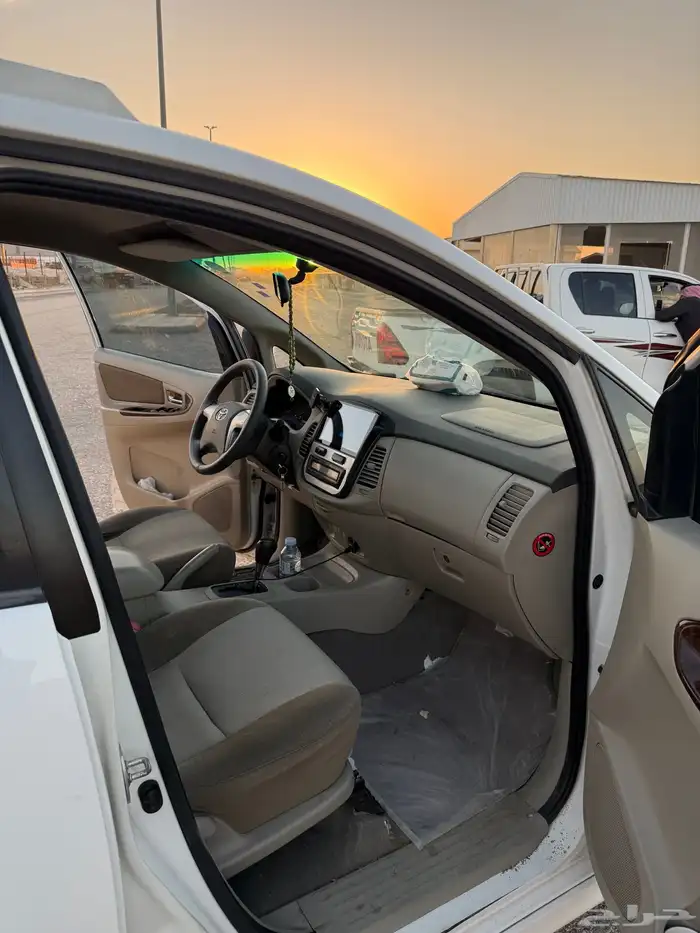 تايوتا انوفا 2015 13