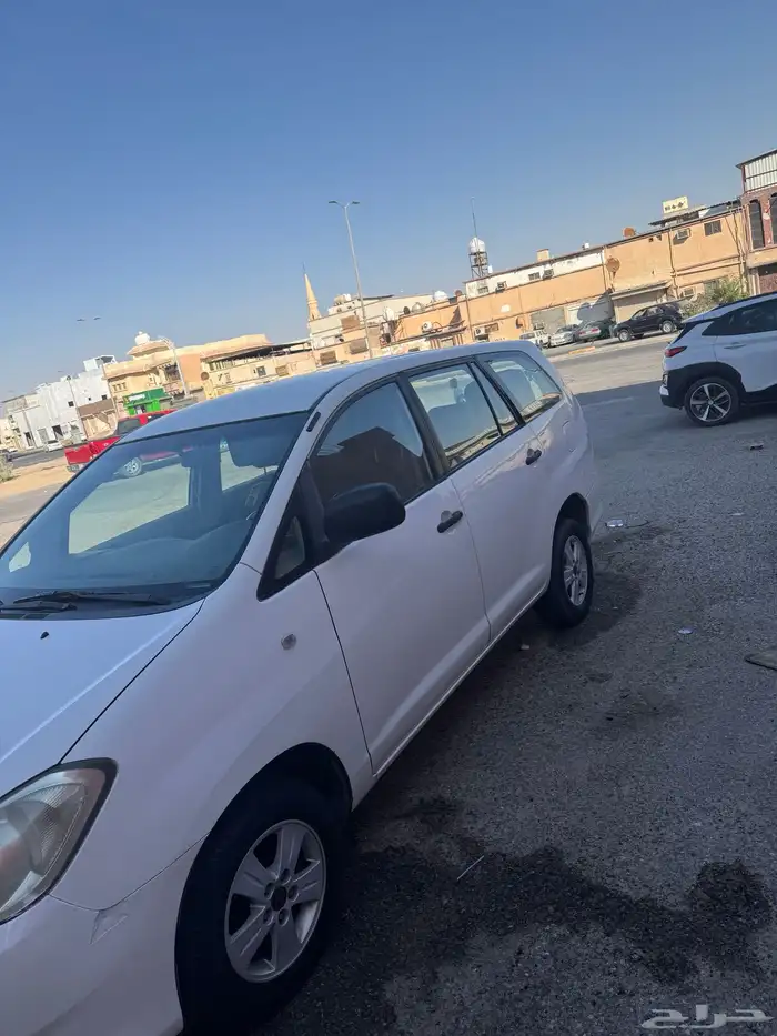 انوفا تويوتا 2010 4