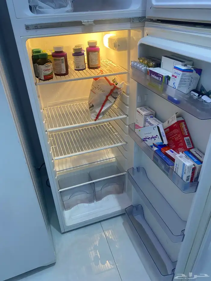 ثلاجة يوجين 13 قدم نظيفة وممتازة 2