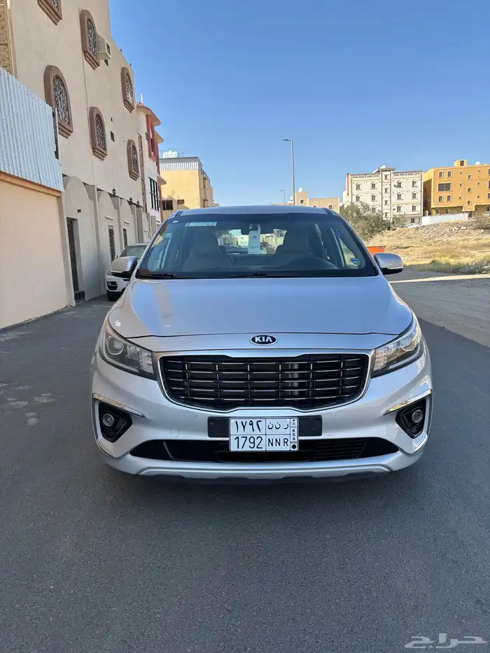 كيا كرنفال 11 راكب ديزل 1