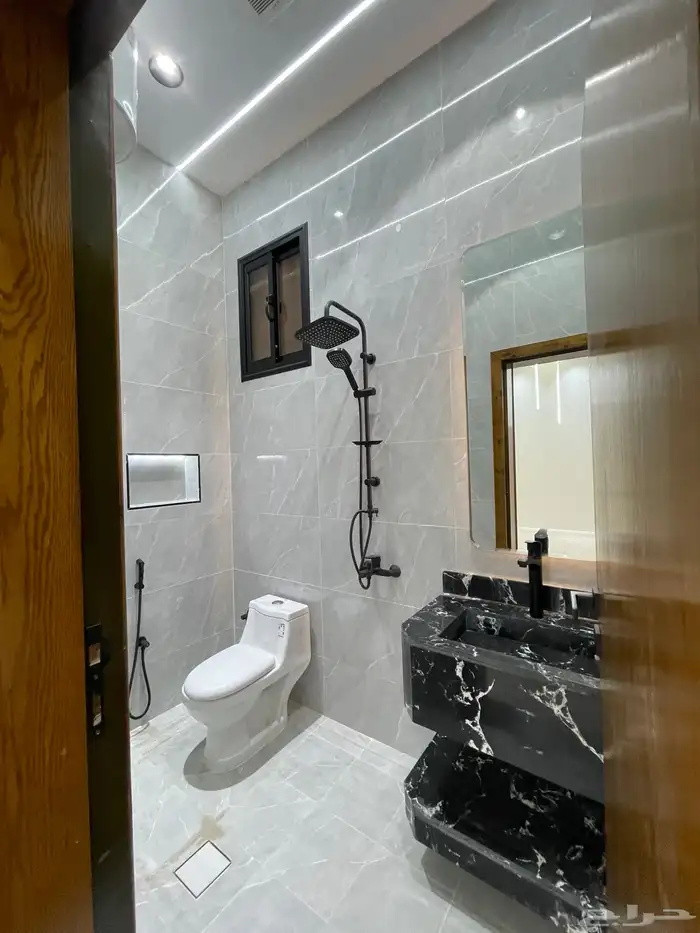 للبيع شقه دور ارضى تمليك بحوش وبايكه من 600 الف حى الموسى 22