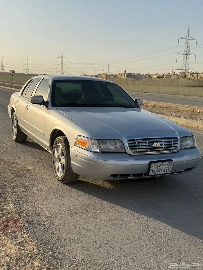 فورد كراون فكتوريا 2004 14