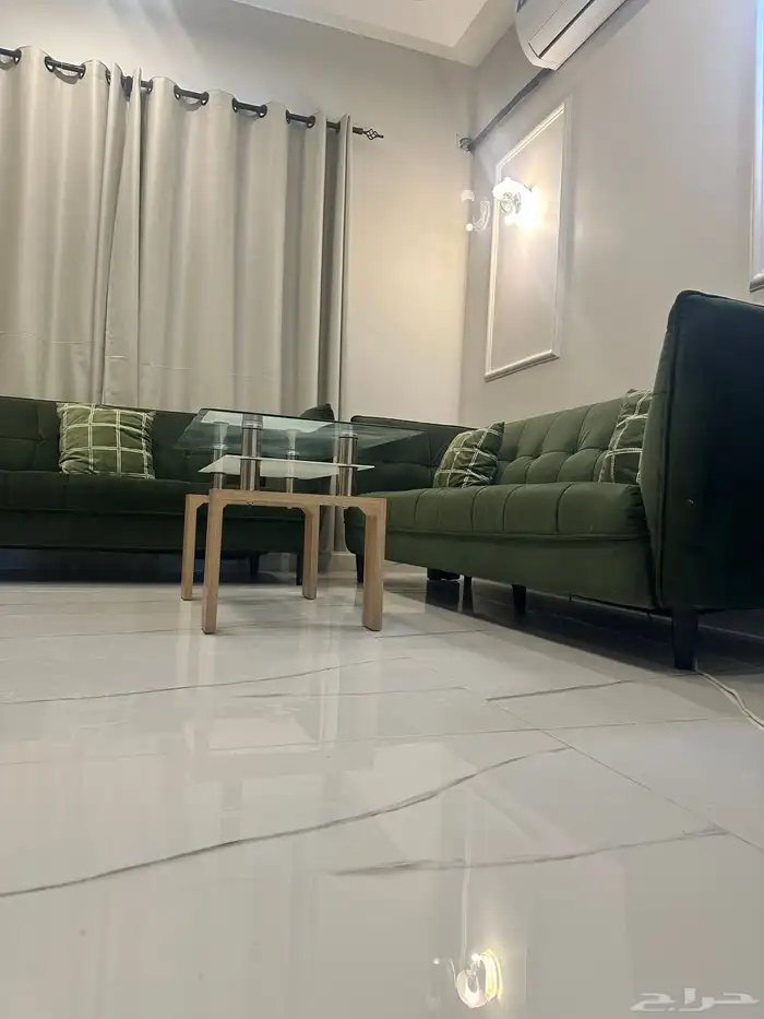 طقم زيتي مخمل ناعم 1