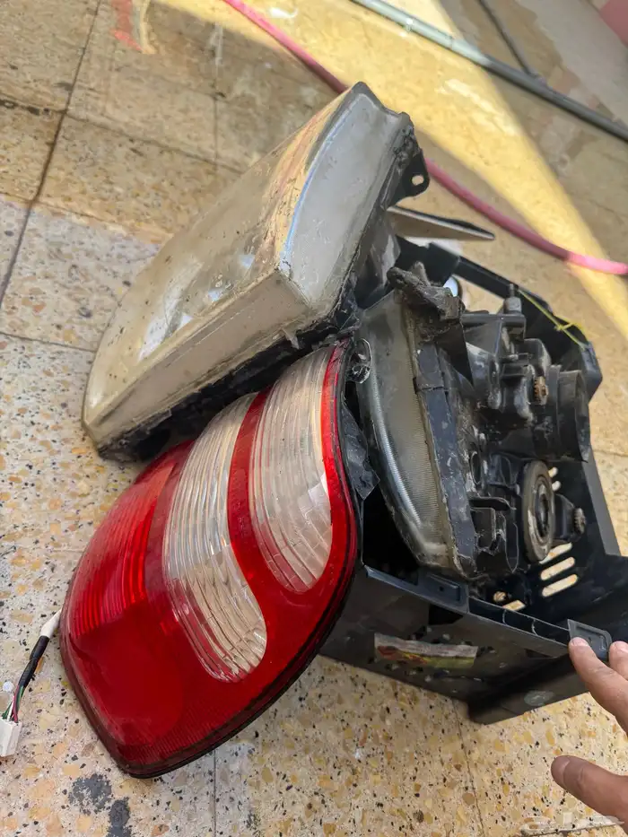 شمعات وانوار في اكس او 2005 8