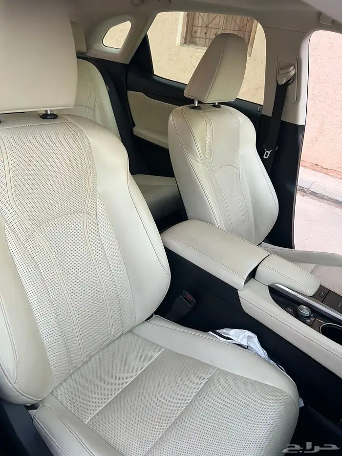لكزس RX 350 موديل 2020 10