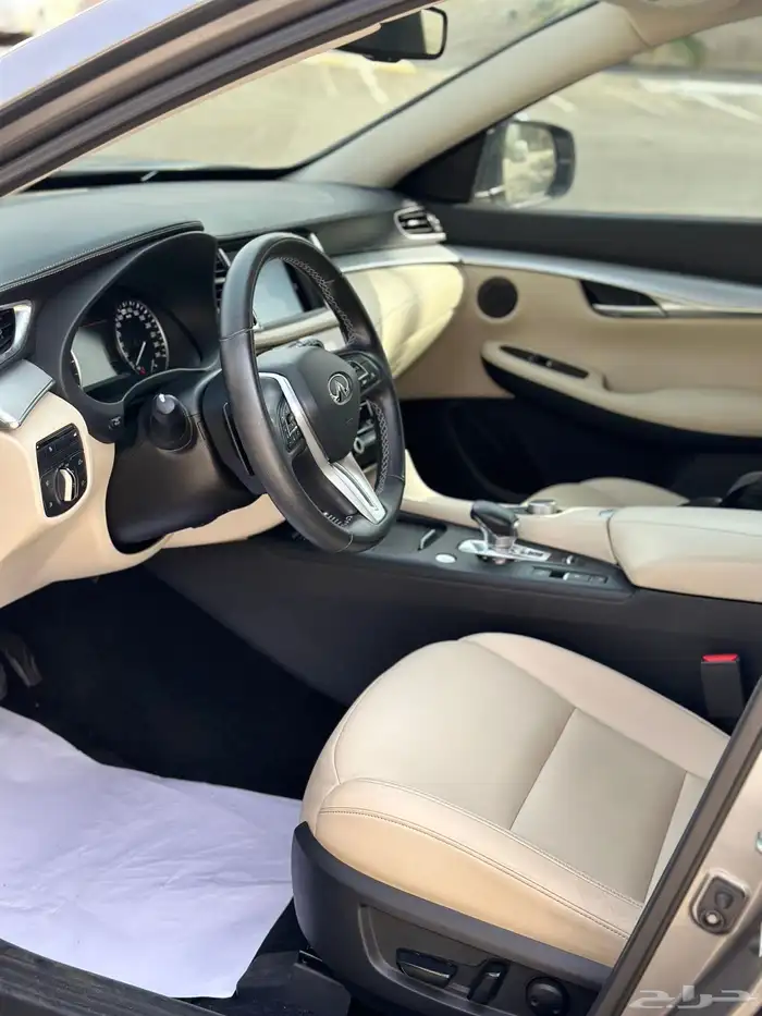 انفينيتي QX50 موديل 2021 للبيع 9