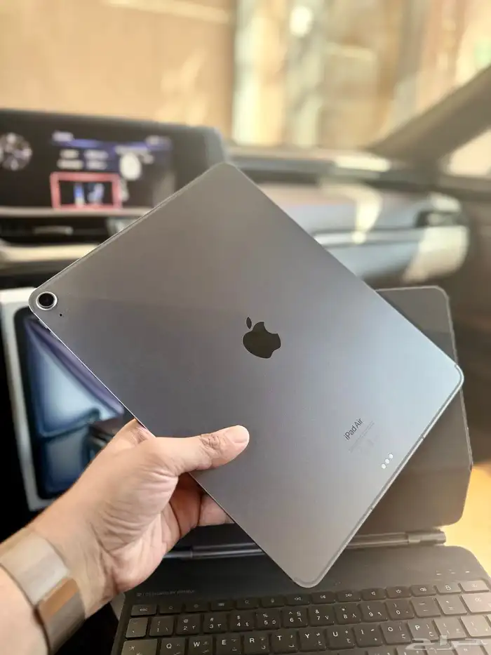 ايباد آير M2 وإيفائي شريحة 13 انش 15