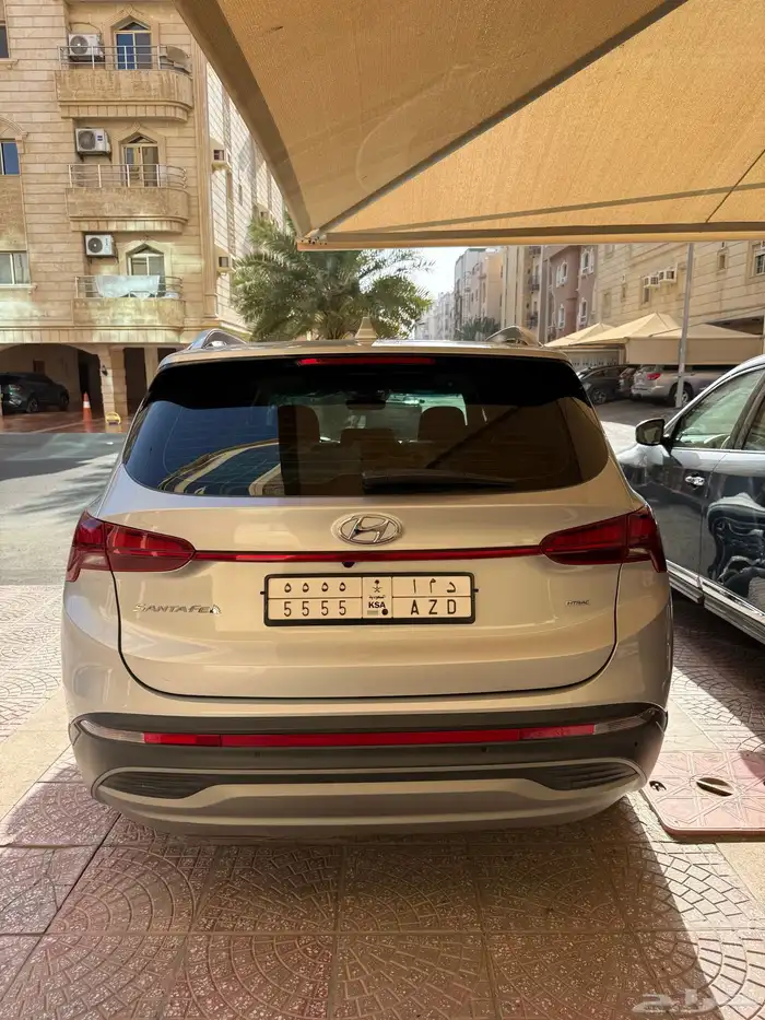 جيب سنتافي 2023فل مخمل دبل فضي بحاله الوكاله شبه جديده مخزن 11